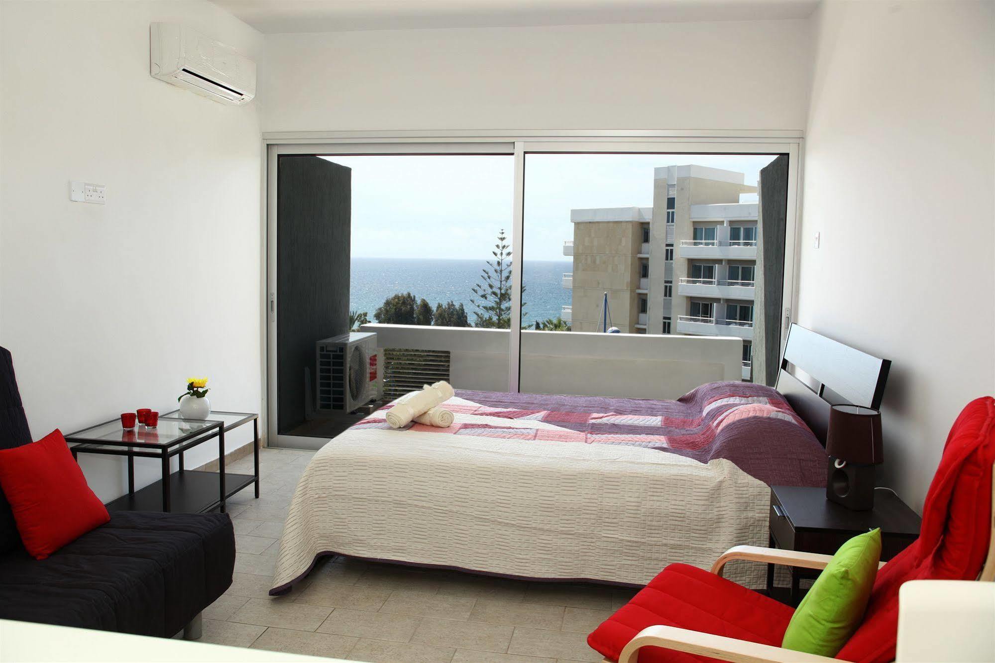 Anemos Apartments ลิมาซอล ภายนอก รูปภาพ