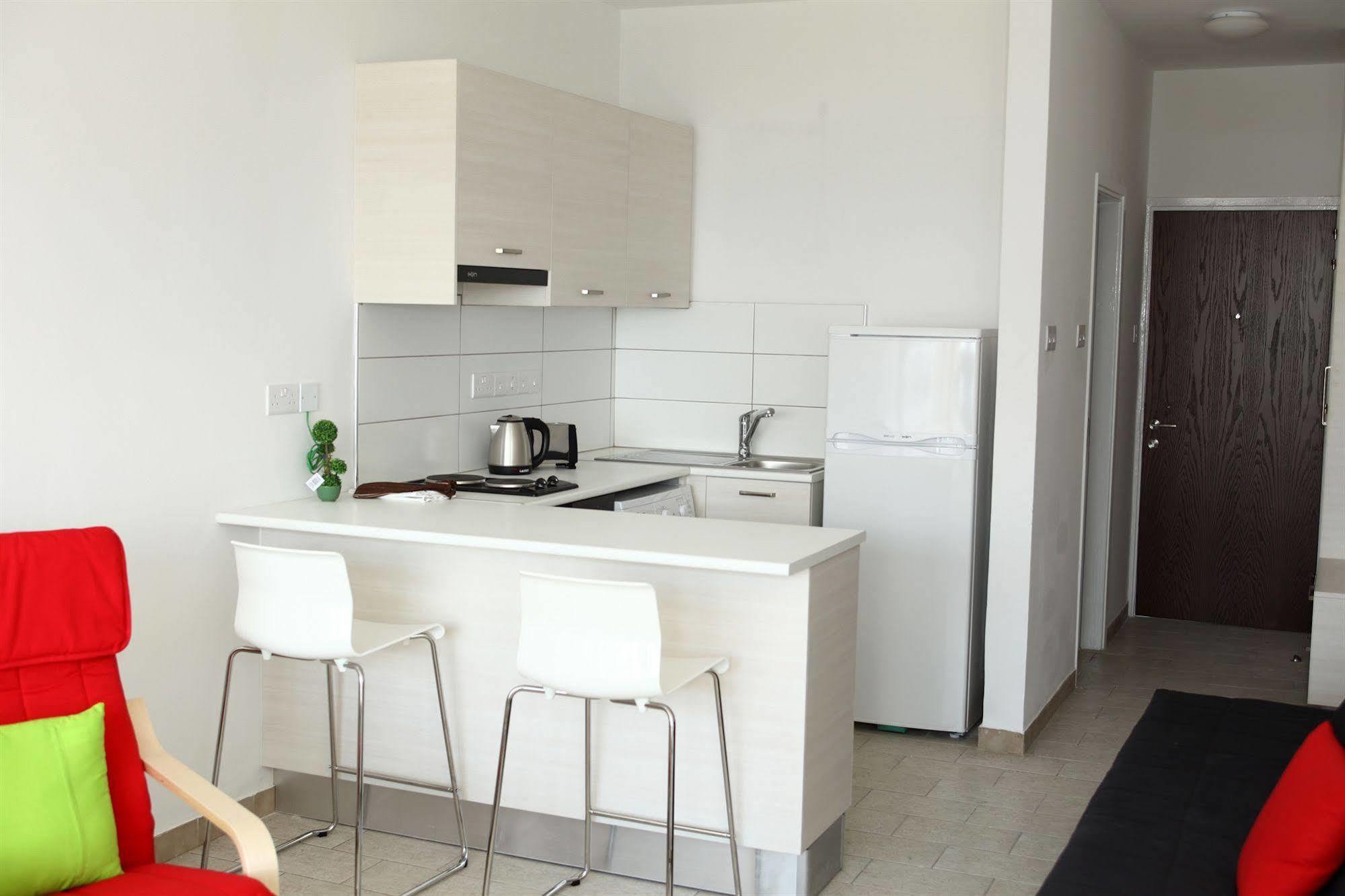Anemos Apartments ลิมาซอล ภายนอก รูปภาพ