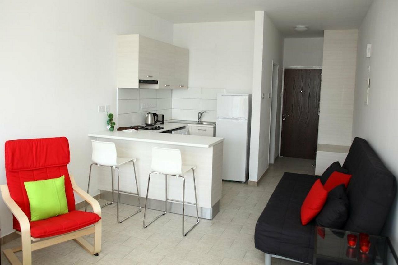 Anemos Apartments ลิมาซอล ภายนอก รูปภาพ